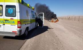 Minutos de terror: Carabineros y hasta alcalde ayudan a sacar a conductor desde vehículo en llamas