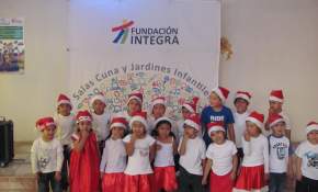 Niños Y Niñas de Fundación Integra celebraron fiesta navideña con abuelitas de Hogar de Ancianos.