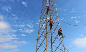 Hombre escaló a torre de alta tensión en Antofagasta [FOTOS]